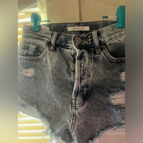 Pacsun vintage high rise Jean shorts - Picture 3 of 6